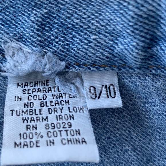 The Beverly Hills Denim Company Cut-off Jean Shorts Women’s Frayed Zip Size 9/10 - Picture 4 of 7